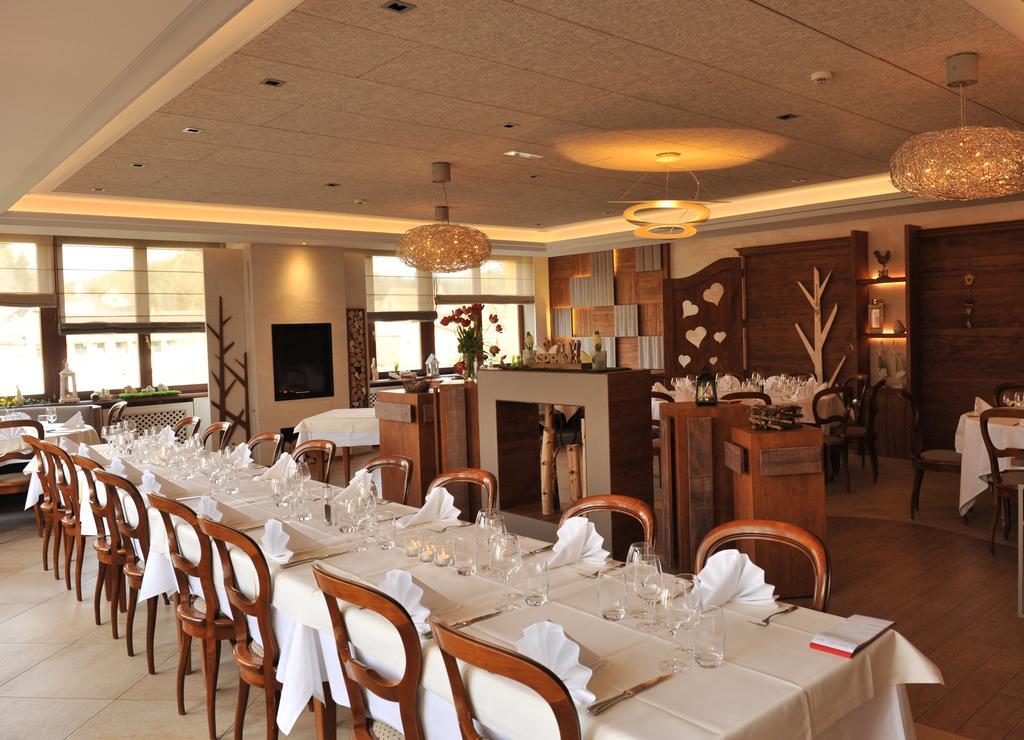 Restaurant A L'Aigle Hotel Wimmenau Ngoại thất bức ảnh