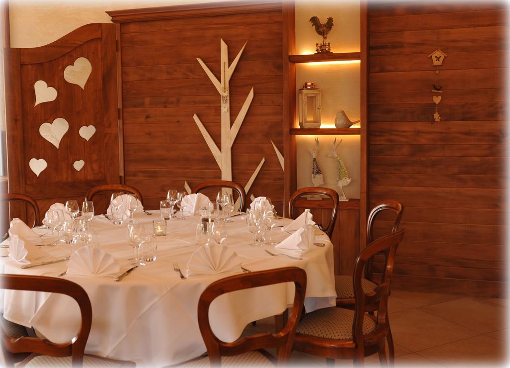 Restaurant A L'Aigle Hotel Wimmenau Ngoại thất bức ảnh