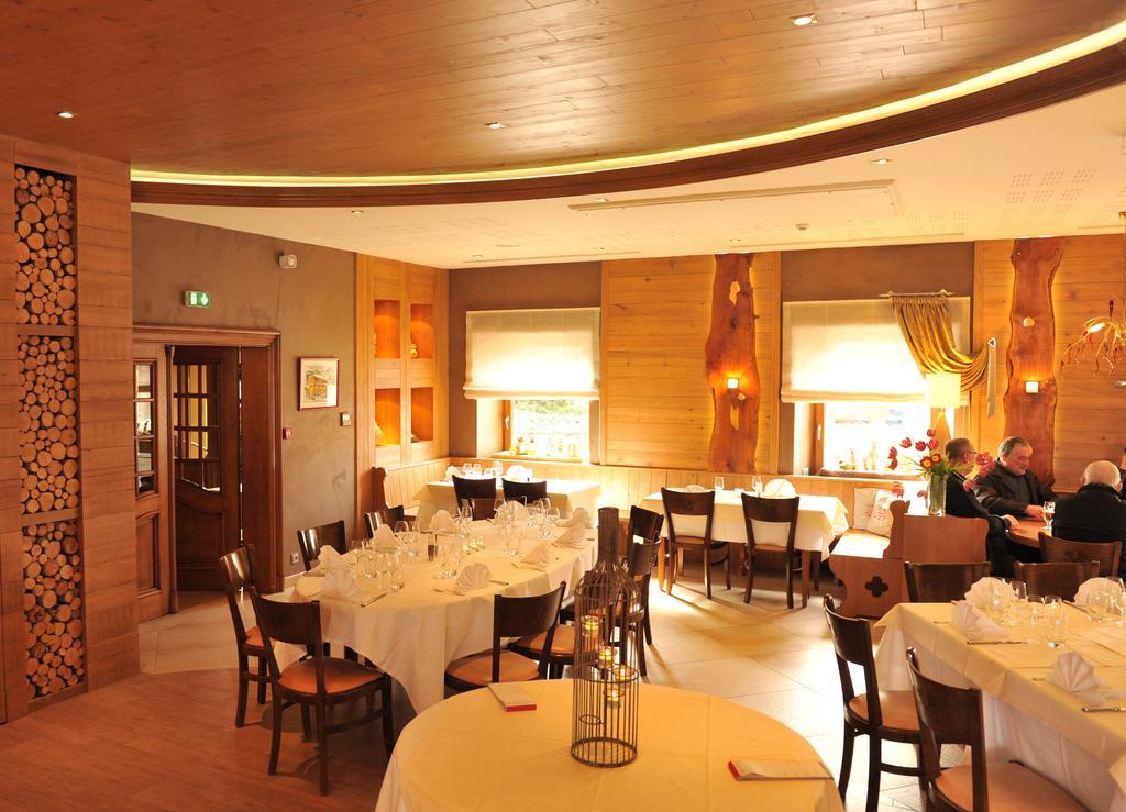 Restaurant A L'Aigle Hotel Wimmenau Ngoại thất bức ảnh
